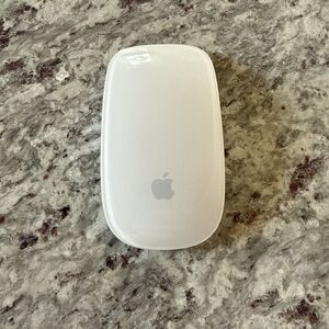 GENUINE Apple Magic Mouse 1st Gen  A1296  Wireless Tactile/Multi-Touch Mouse